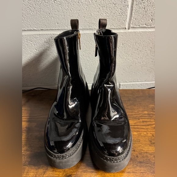 MICHAEL KORS Geller Patent Leather Rubber Wedge‎ Booties  black Size 7M - Picture 1 of 12